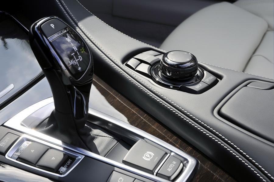  BMW 6-Series Convertible 2011 года  (фото 226 из 320)